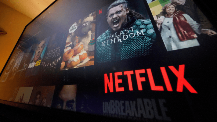 Netflix hỗ trợ đa dạng thiết bị, từ điện thoại thông minh, máy tính bảng, máy tính đến TV thông minh.