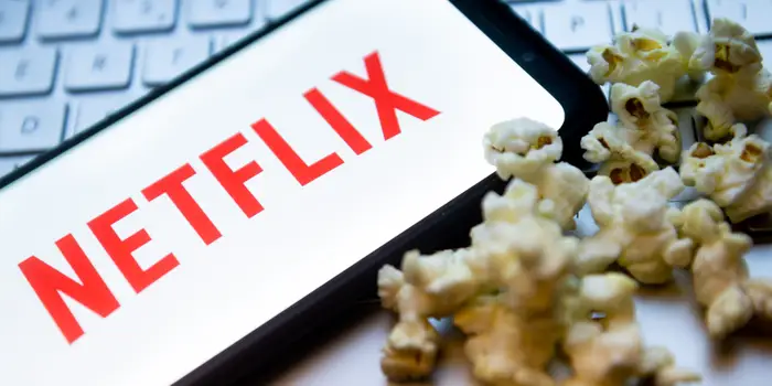 Netflix dùng chung được không? 5 Tài khoản Netflix 1 năm